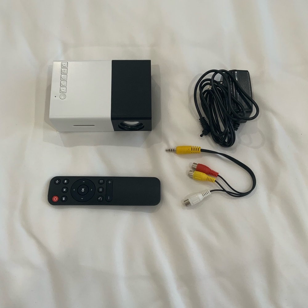 LED Projector - Picture 5 of 5